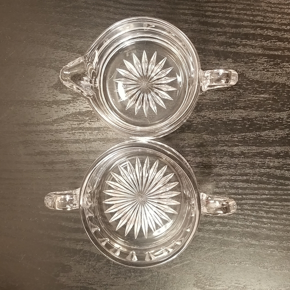 Heisey Stackable Creamer & Sugar - Picture 3 of 12